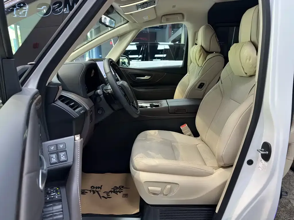 Toyota Alphard — фото 4
