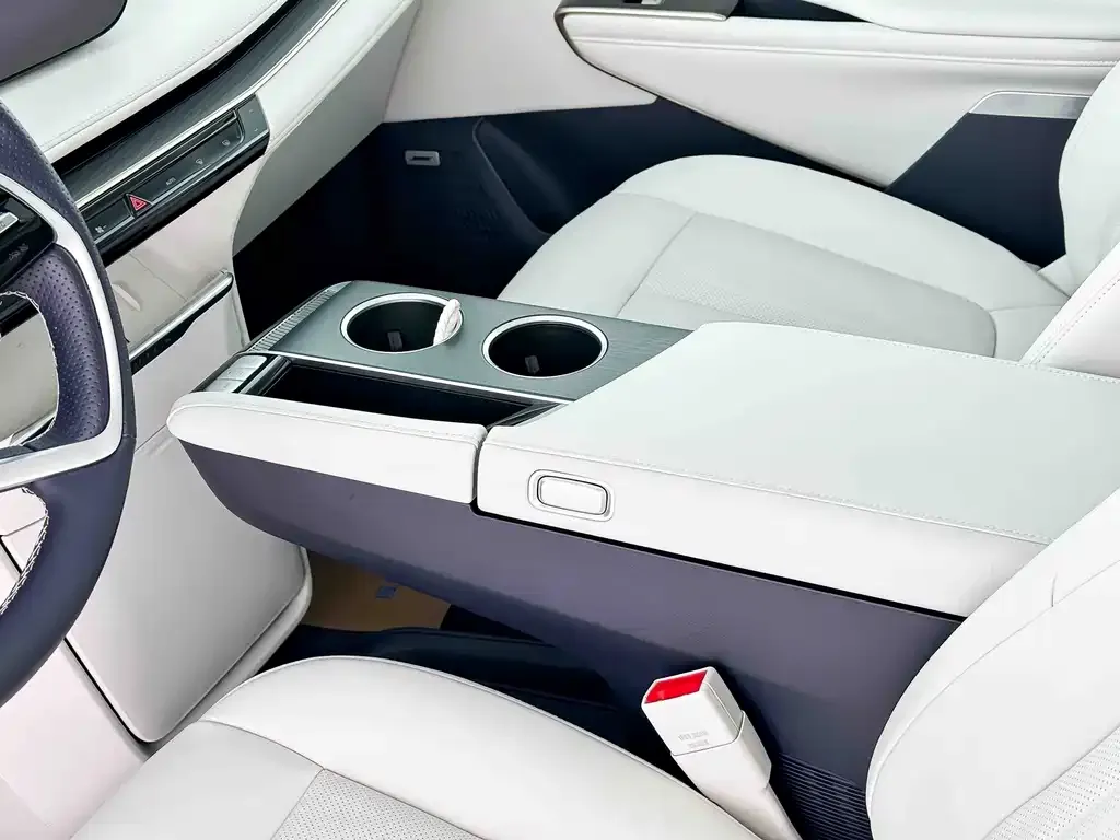 Buick GL8 Hybrid — фото 3