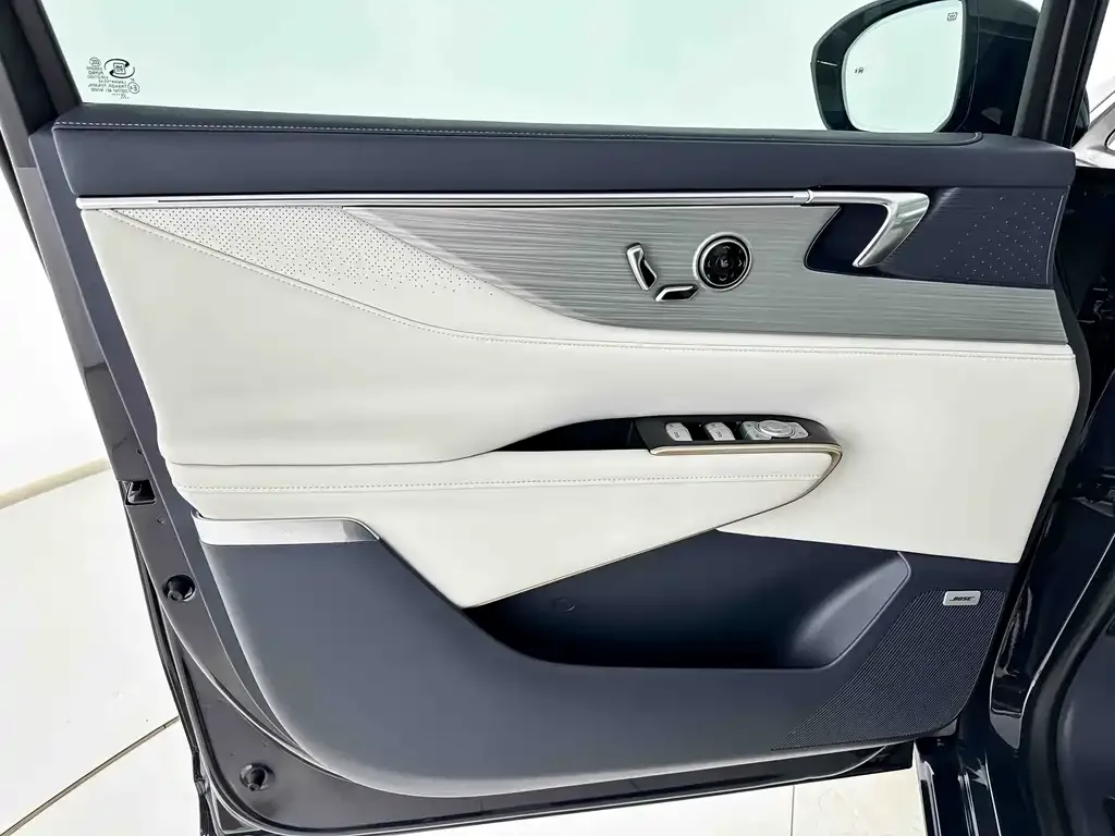 Buick GL8 Hybrid — фото 5