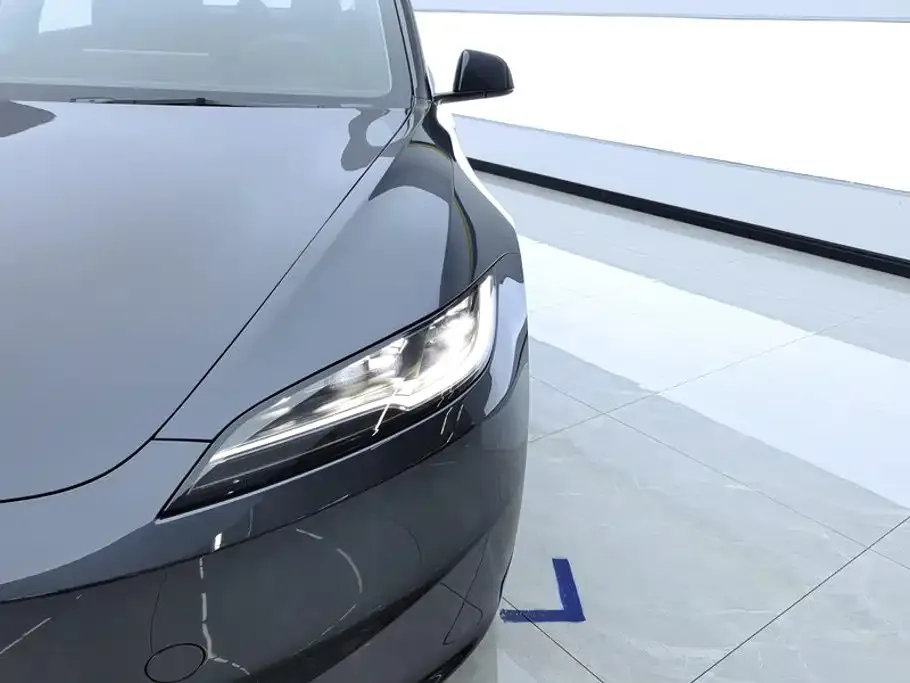 Tesla Model 3 — фото 2