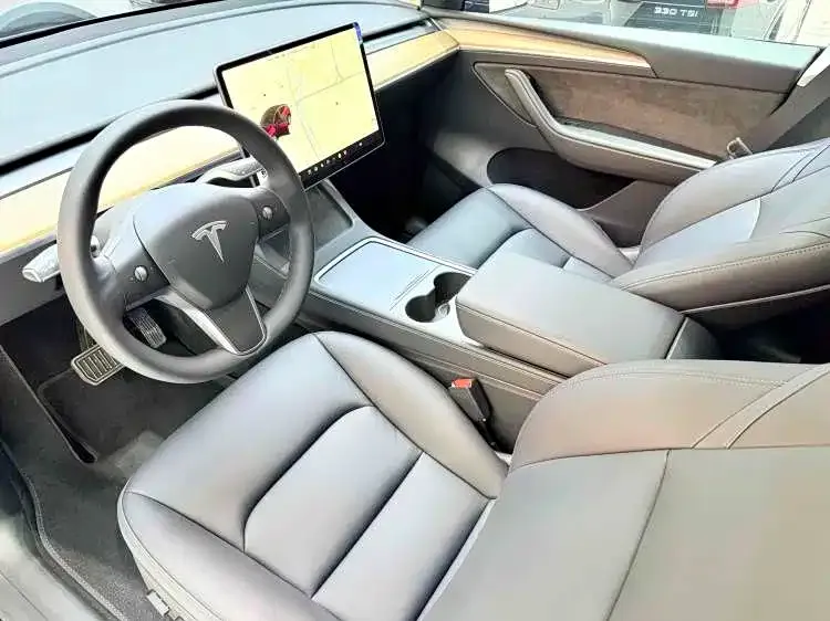 Tesla Model Y — фото 5