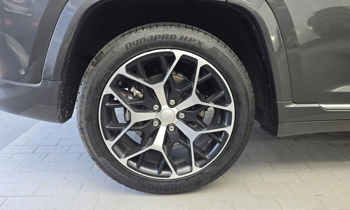 Jeep Cherokee — фото 10