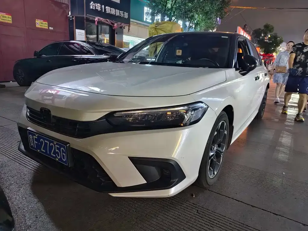 Honda Civic — фото 1