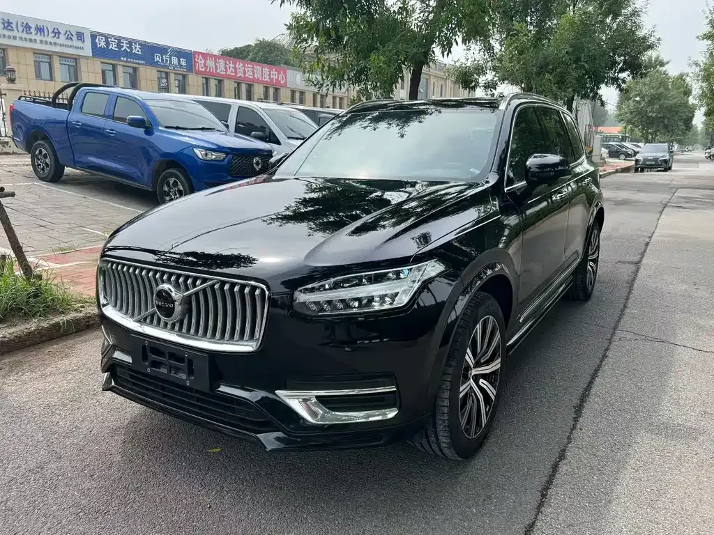 Volvo XC90 — фото 1
