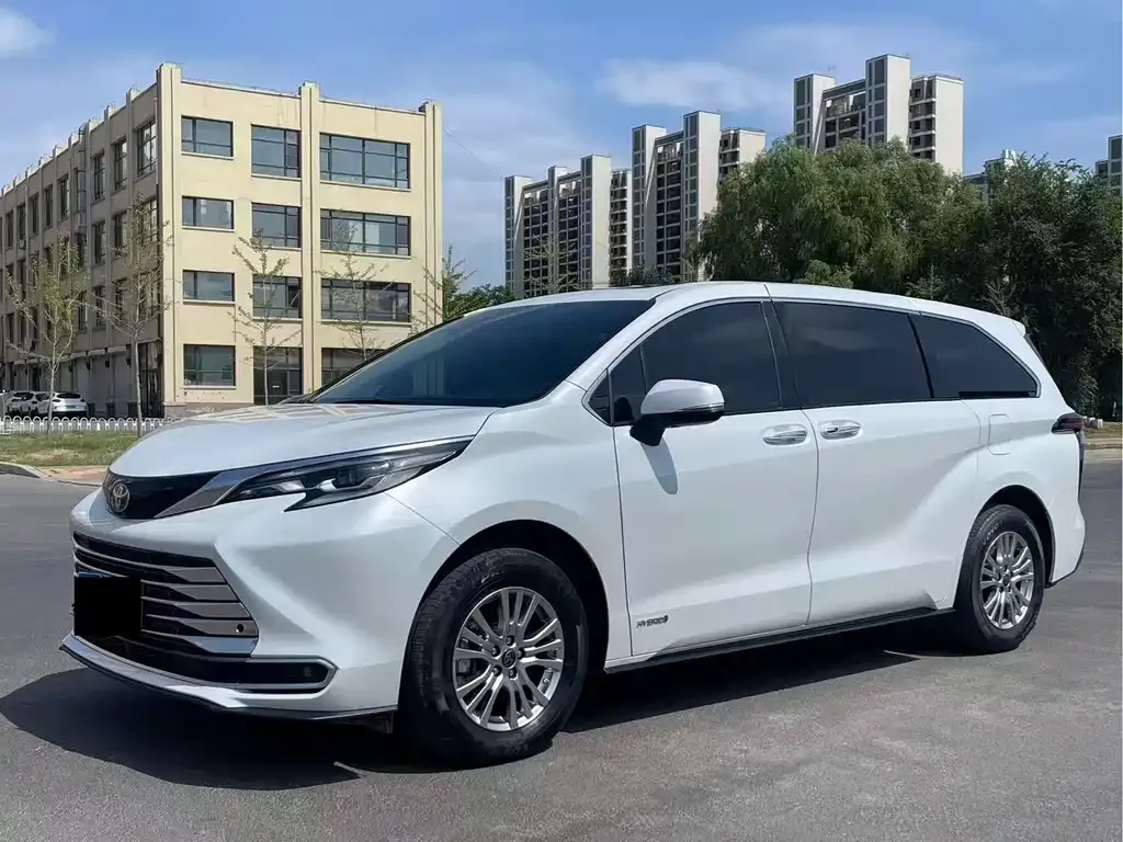 Toyota Sienna — фото 8