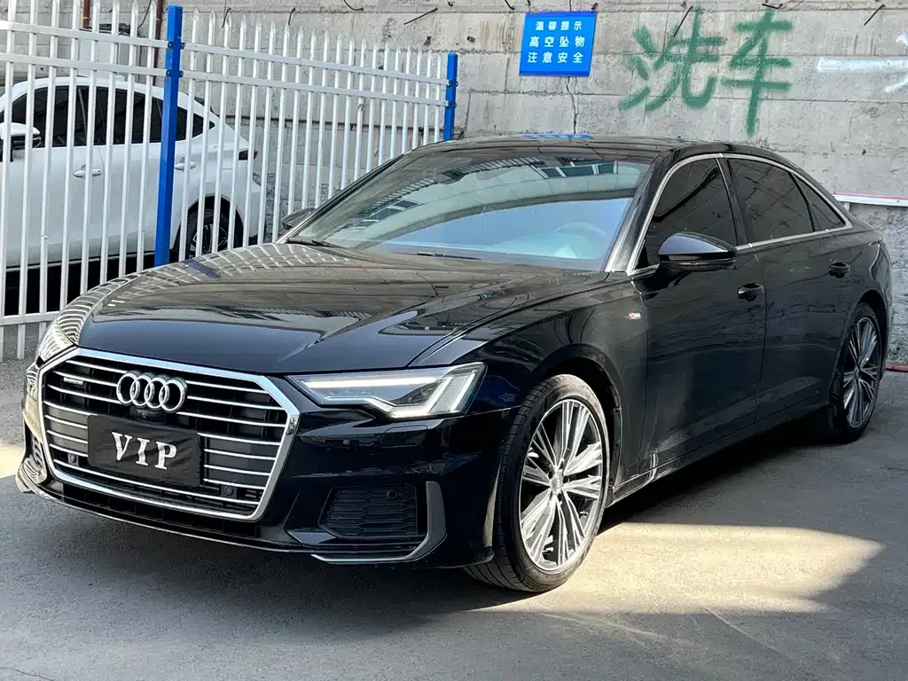 Audi A6L — фото 1