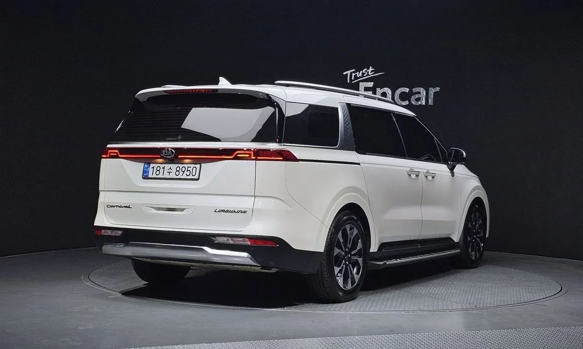 Kia Carnival — фото 5