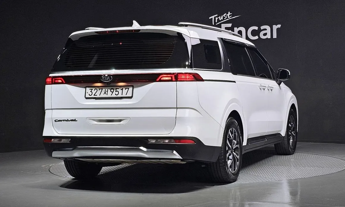 Kia Carnival — фото 5