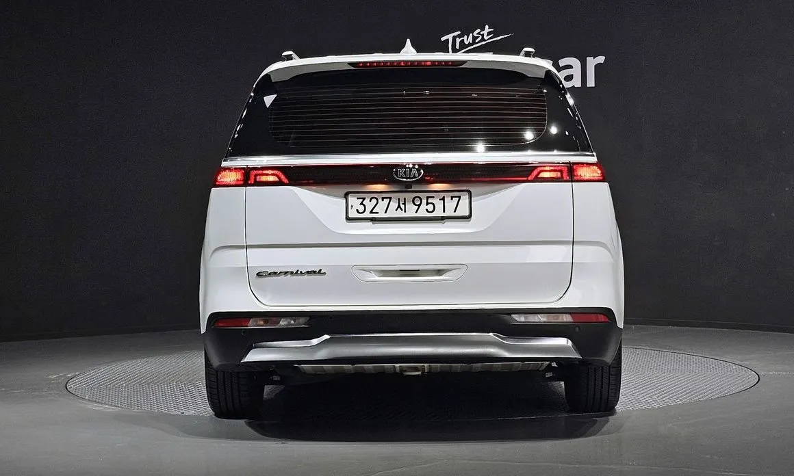 Kia Carnival — фото 2