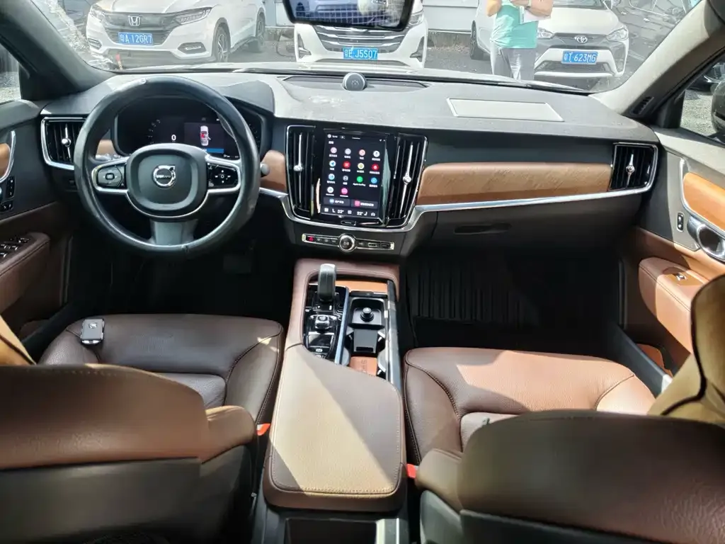 Volvo S90 — фото 3