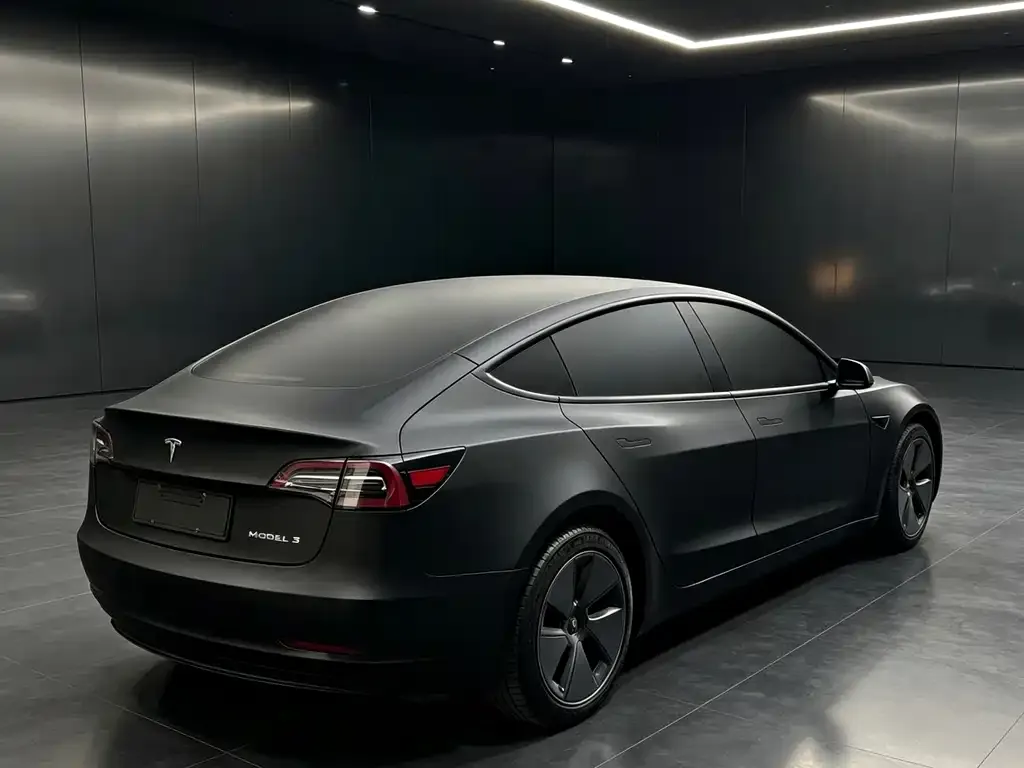 Tesla Model 3 — фото 7