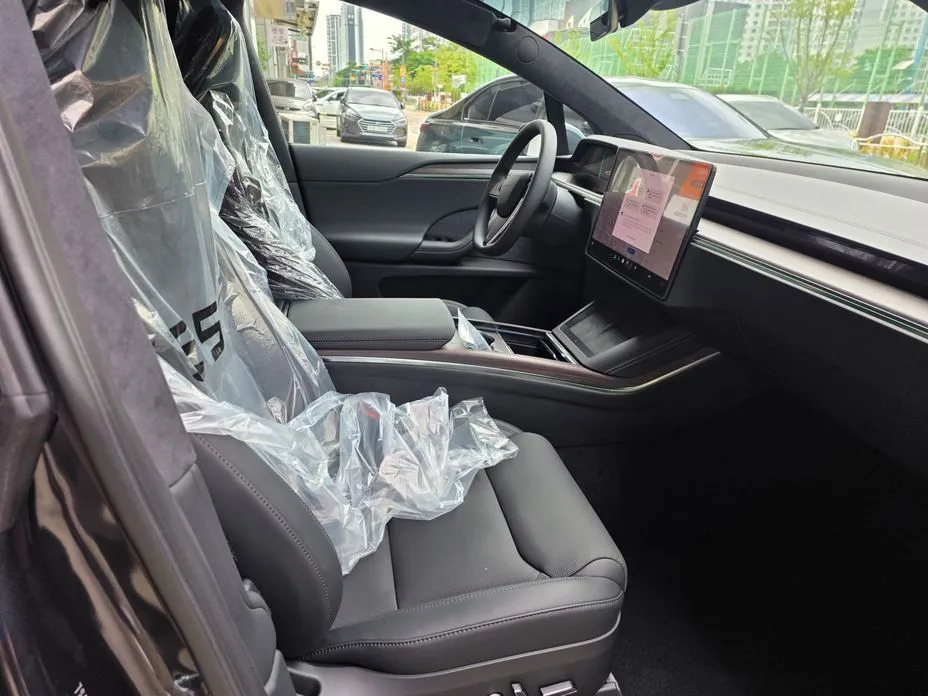 Tesla Model X — фото 2