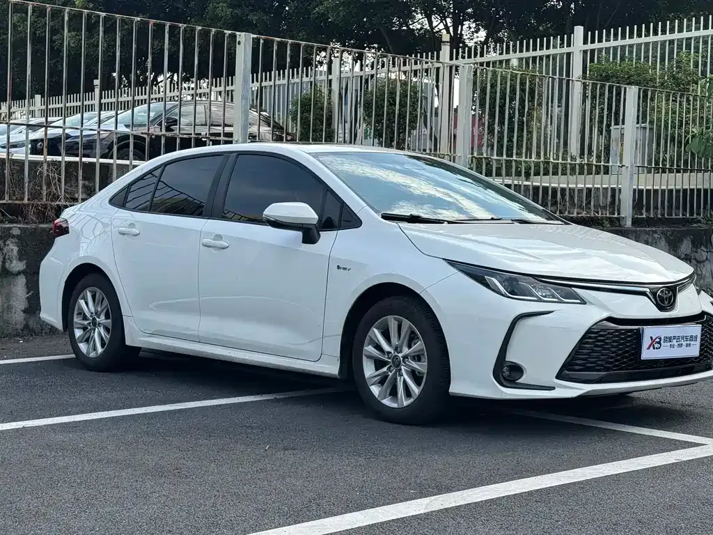 Toyota Corolla — фото 6