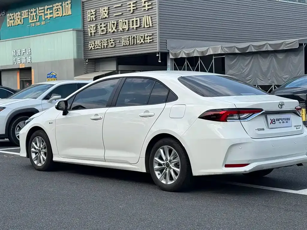 Toyota Corolla — фото 9