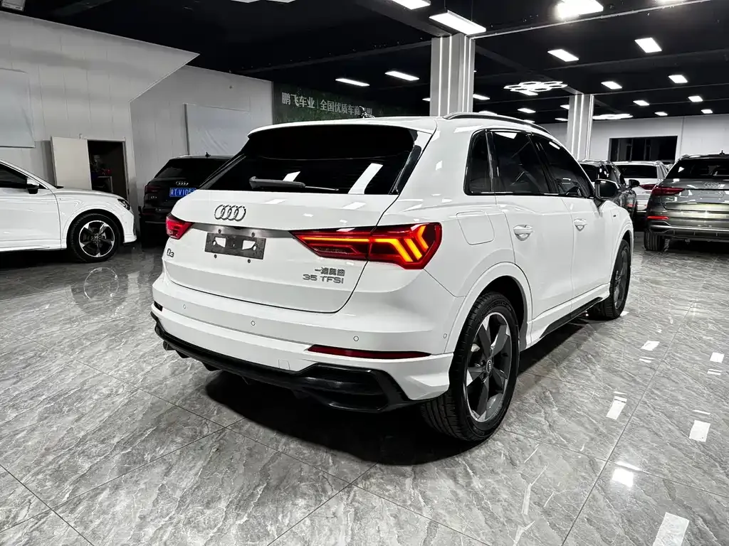Audi Q3 — фото 10