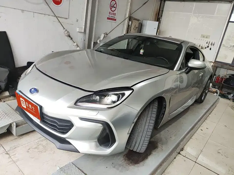 Subaru BRZ — фото 1