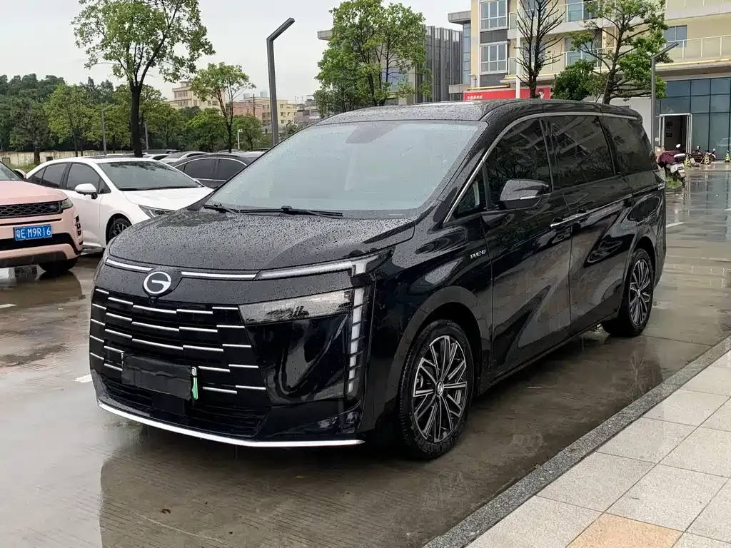 GAC Motor 传祺E8 PHEV — фото 1