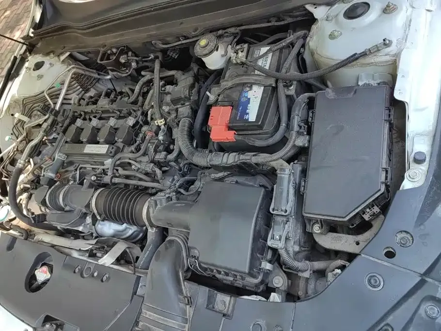 Honda Accord — фото 10