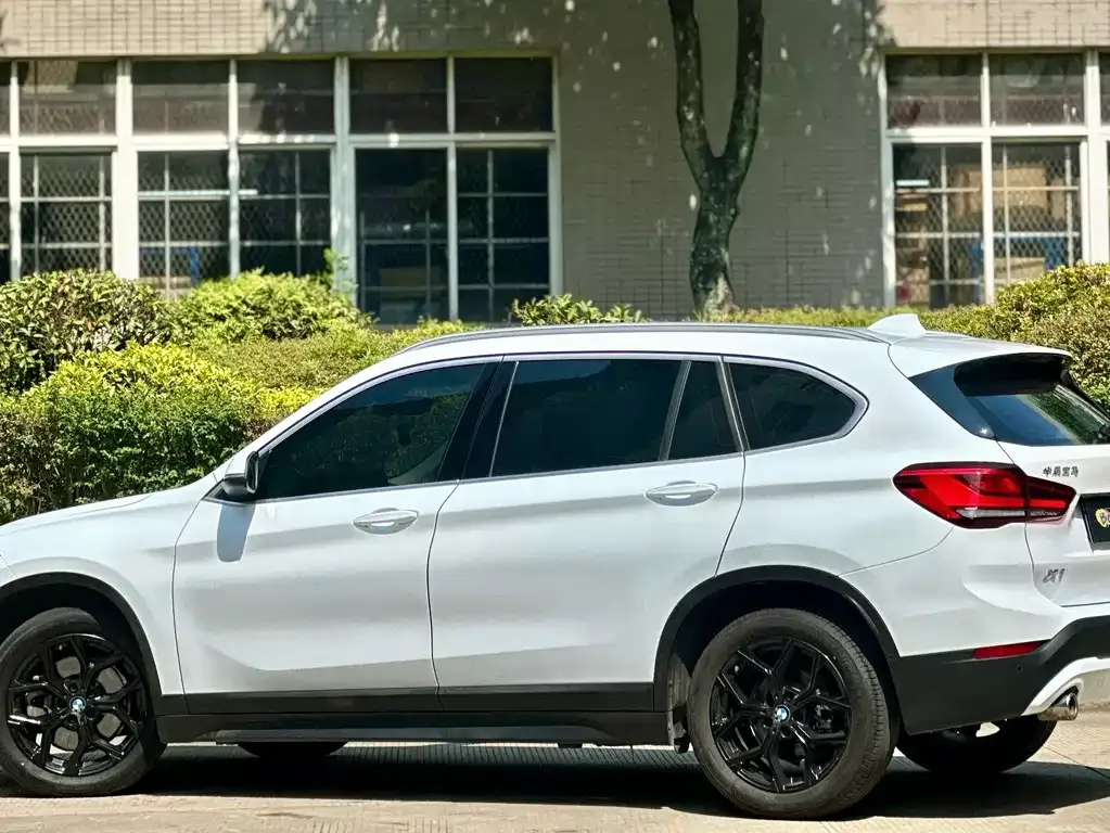 BMW X1 — фото 7