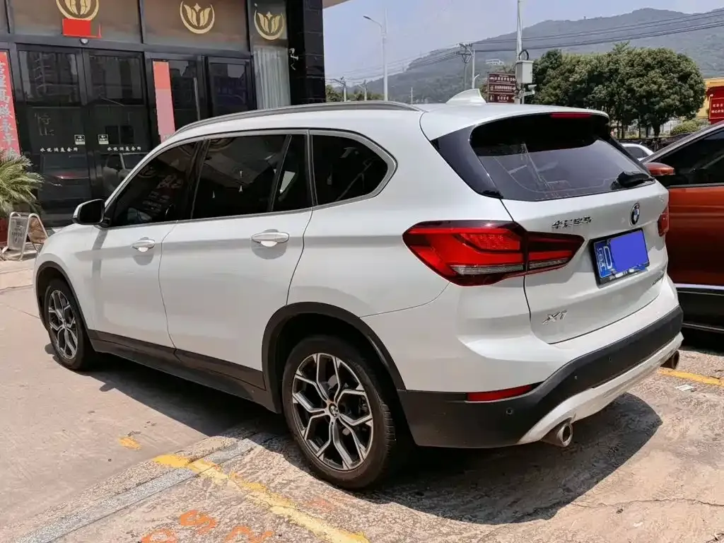 BMW X1 — фото 10