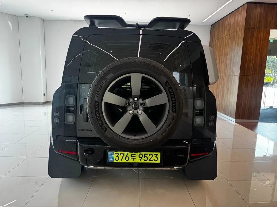 Land Rover Defender — фото 10