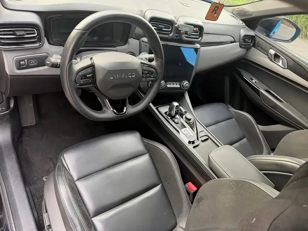 Lynk & Co 03 — фото 9