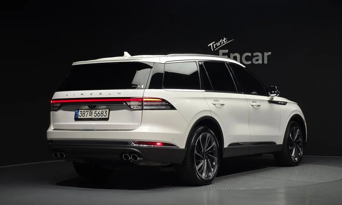 Lincoln Aviator — фото 2