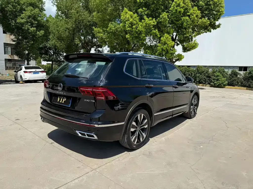 Volkswagen Tiguan L — фото 6