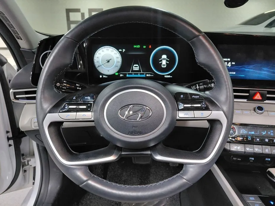 Hyundai AVANTE — фото 9