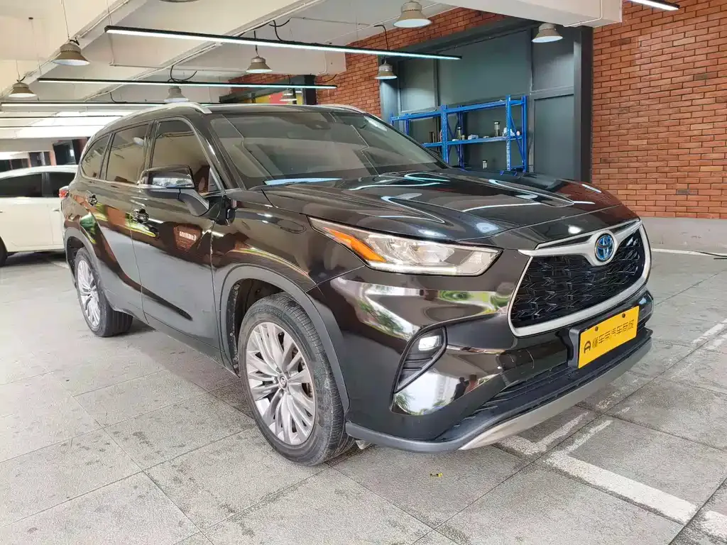 Toyota Highlander — фото 10