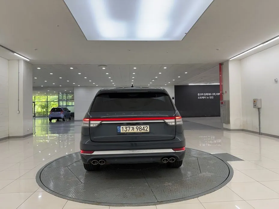 Lincoln Aviator — фото 10