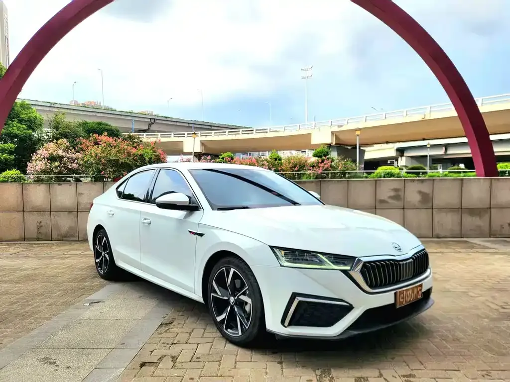 Skoda Octavia — фото 6