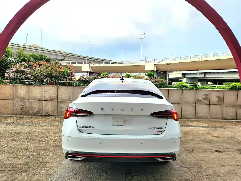 Skoda Octavia — фото 10