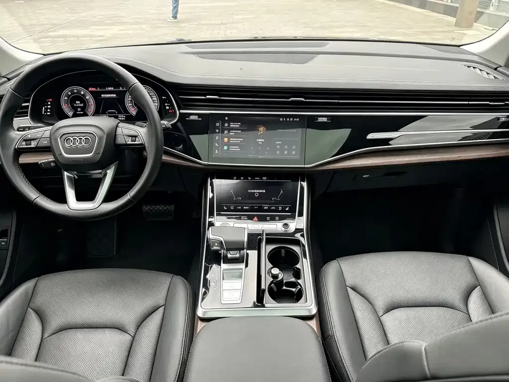 Audi Q7 — фото 5