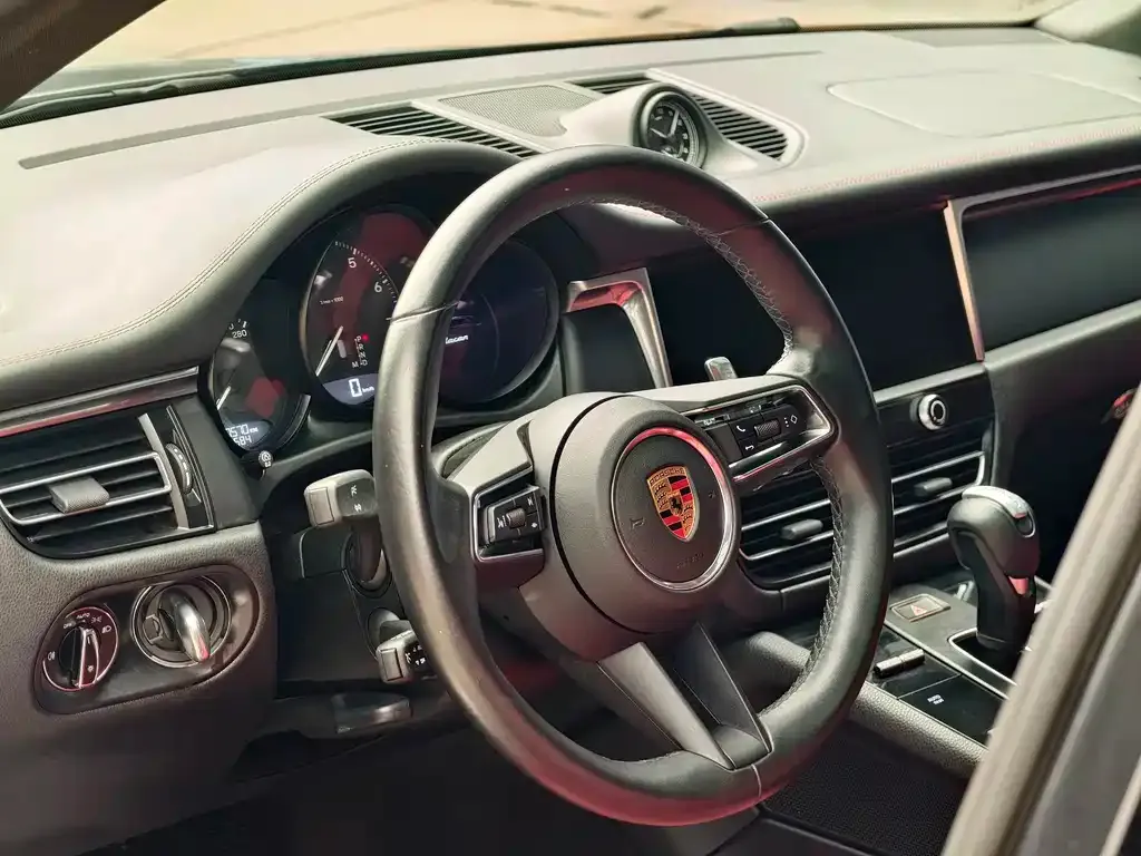 Porsche Macan — фото 6