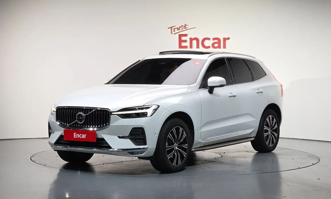 Volvo XC60 — фото 1