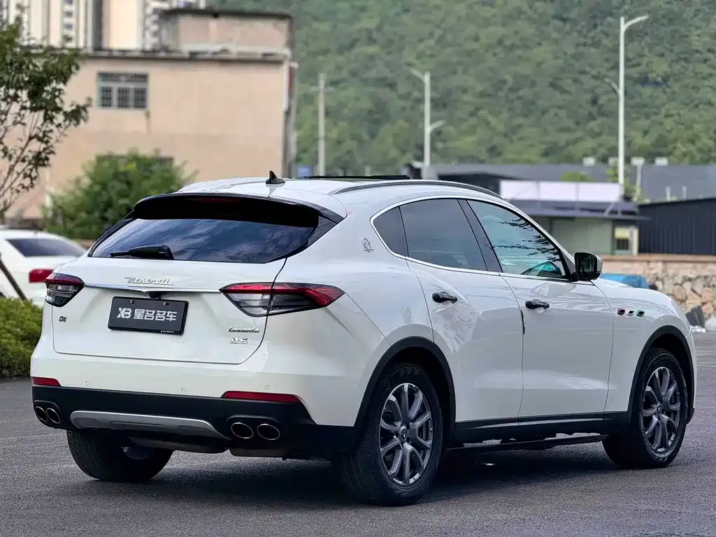 Maserati Levante — фото 8