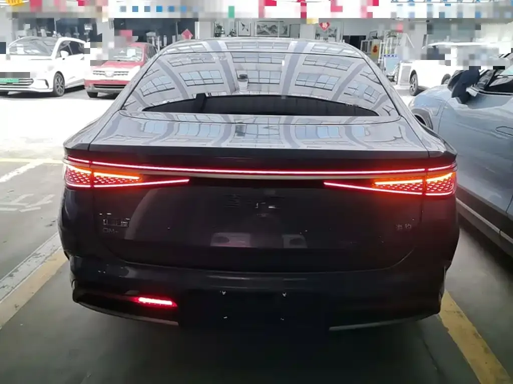 BYD Seal — фото 10