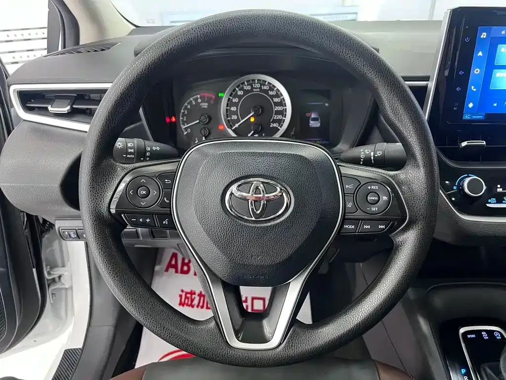 Toyota Corolla — фото 3