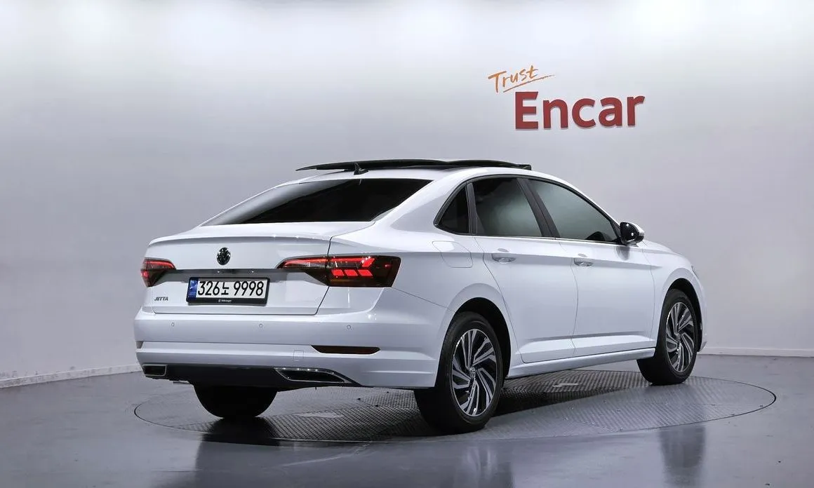 Volkswagen Jetta — фото 5