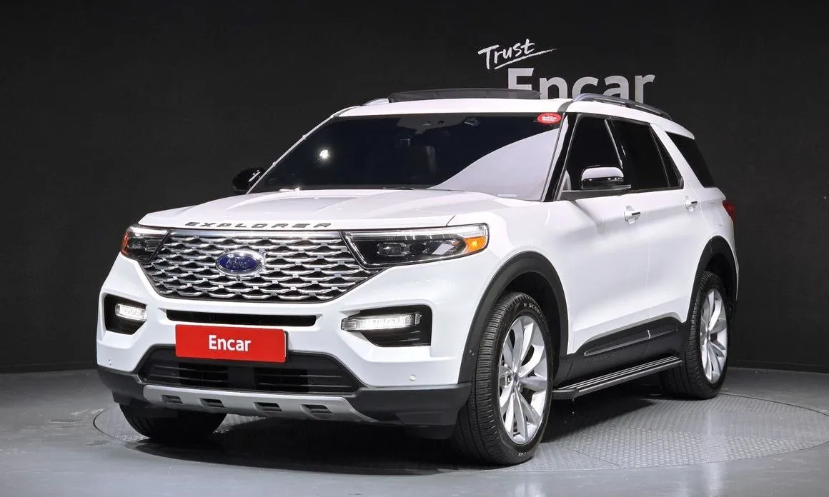 Ford Explorer — фото 1