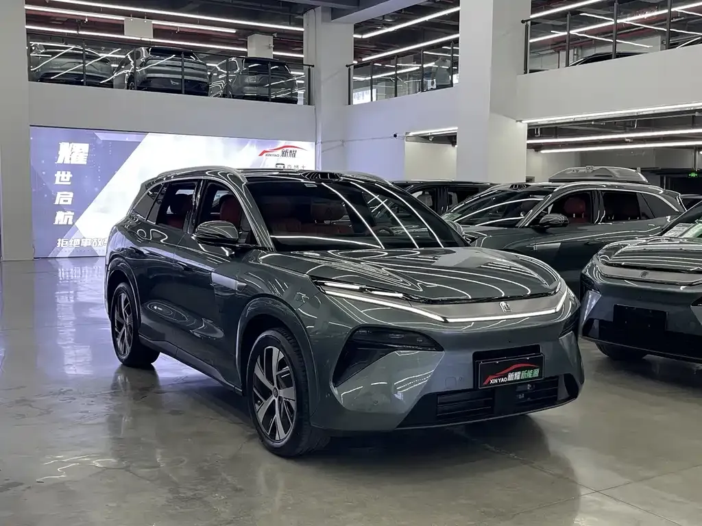BYD Tang L — фото 4