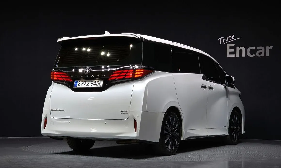 Toyota Alphard — фото 3
