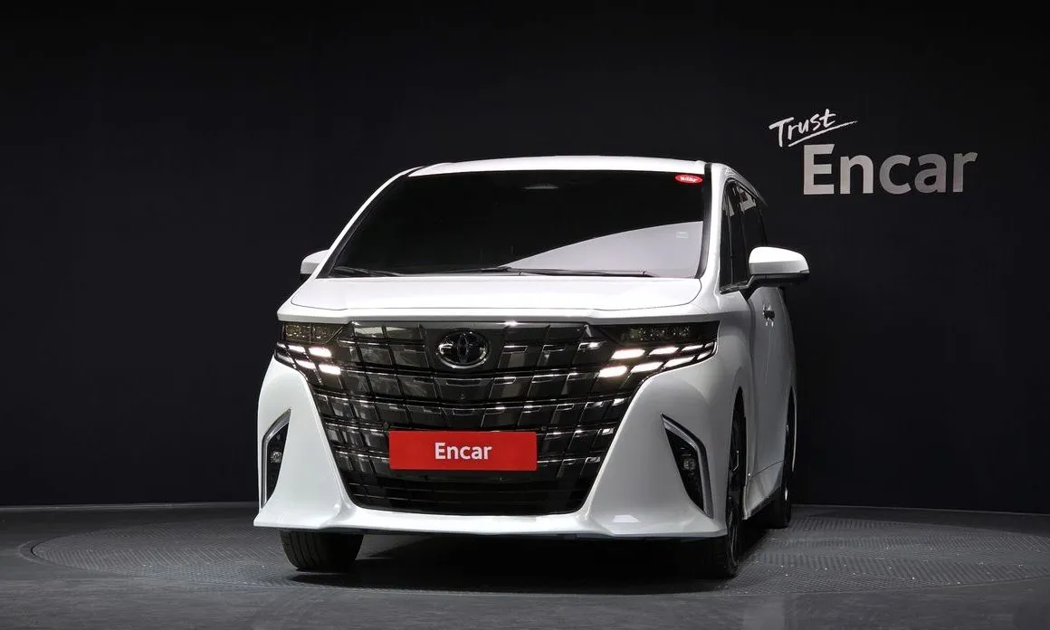 Toyota Alphard — фото 6