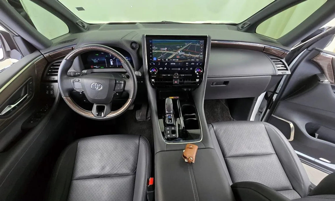 Toyota Alphard — фото 4