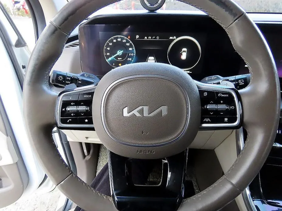 Kia Carnival — фото 7