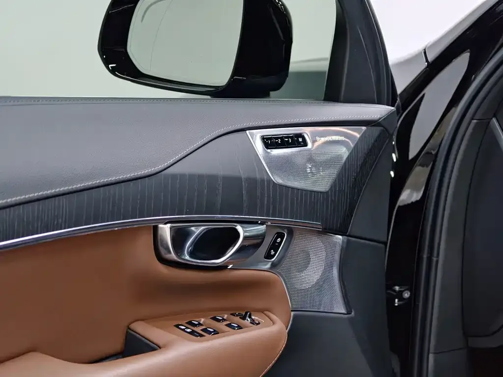 Volvo XC90 — фото 4