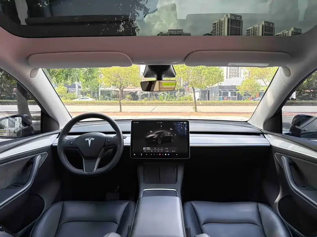 Tesla Model Y — фото 3