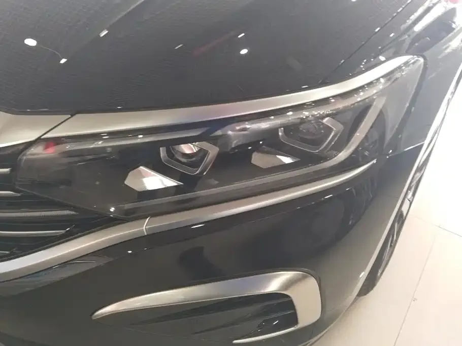 Volkswagen Passat — фото 7