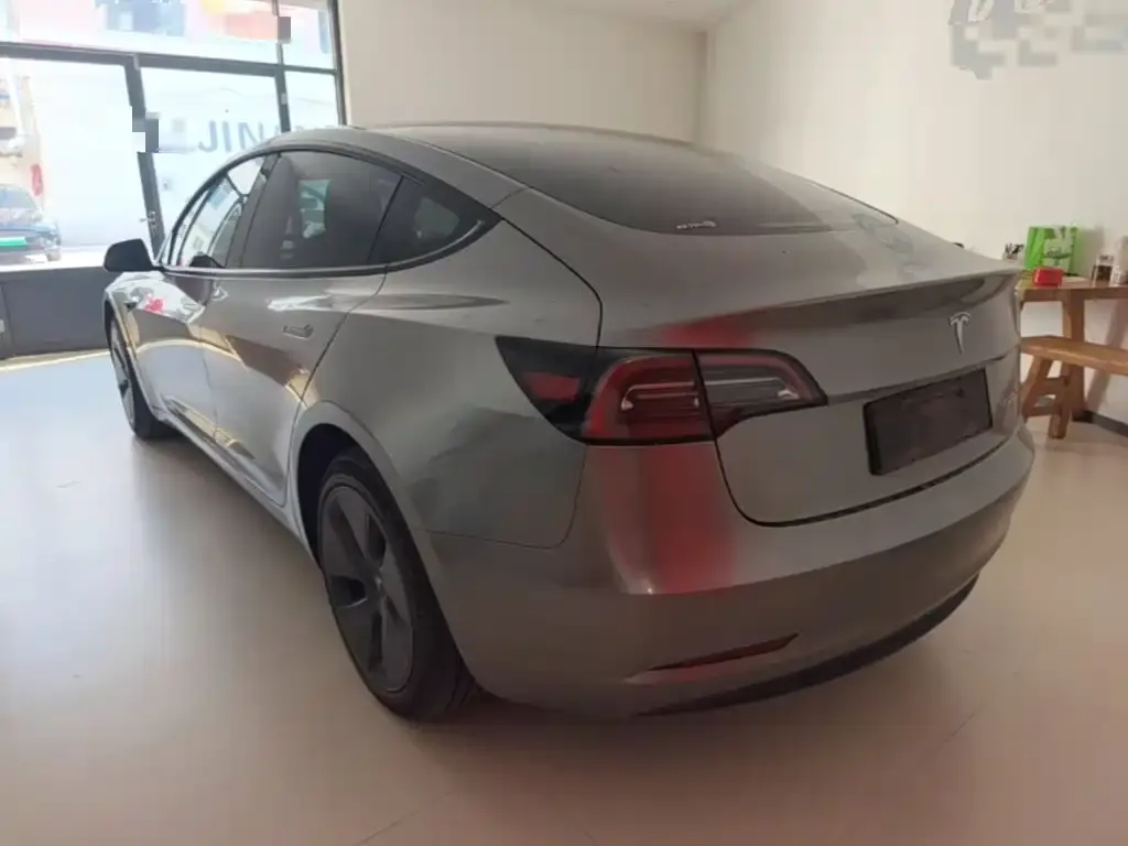 Tesla Model 3 — фото 2